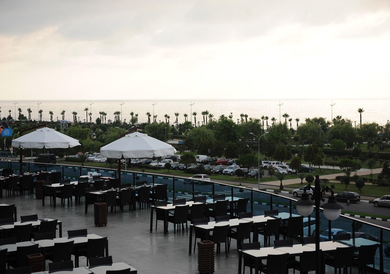Euphoria Batumi Convention & Casino Hotel Exterior photo The outdoor seating area at the restaurant