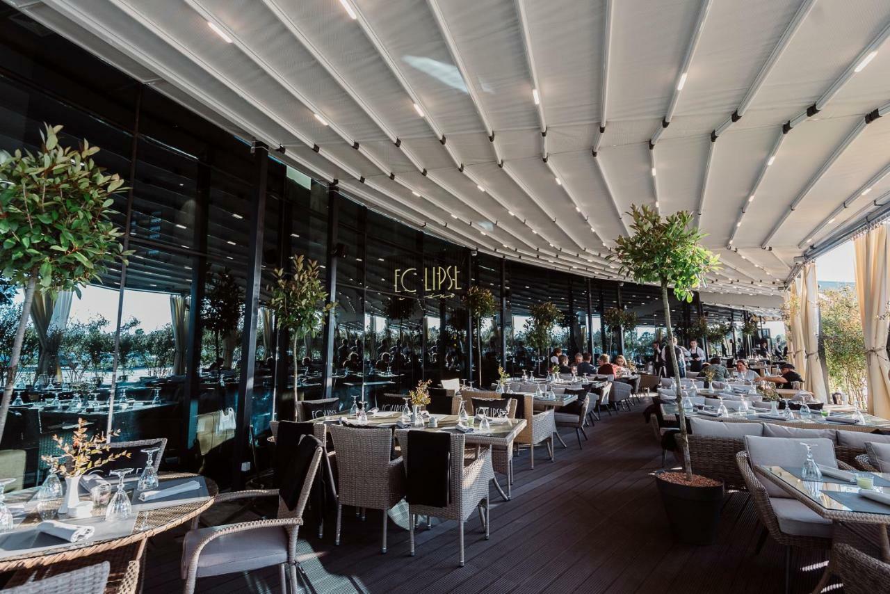 Euphoria Batumi Convention & Casino Hotel Exterior photo Restaurant interior